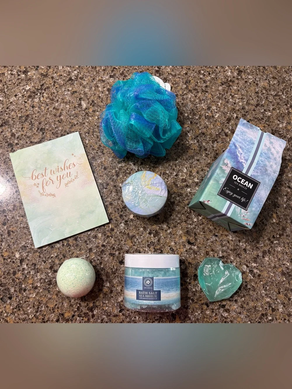 New Sea Breeze Spa 8 pc Kit – Salts, Bomb, Soap, Loofah, Candle, Card, Gift Box